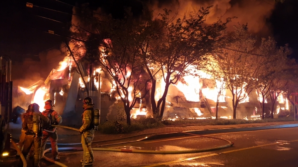 14일 새벽 2시 57분경 하남시 천현동 408-1번지 테니스 용품 보관 창고에서 화재가 발생했다.